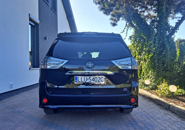 Toyota Sienna cena 169000 przebieg: 29000, rok produkcji 2020 z Łuków małe 631